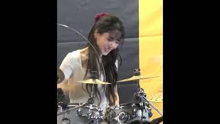 드럼 . 눈가리고 치는 수빈(Drummer Subin) - 흑백드럼 #cover #busking