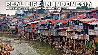 KEHIDUPAN NYATA di TEPIAN SUNGAI CILIWUNG, MANGGARAI,JAKARTA SELATAN Indonesia  WALK SLUM JAKARTA