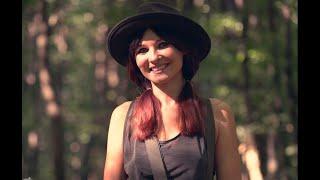 Jeny Smith - On a Mystery Forrest Walk - Fan Cut