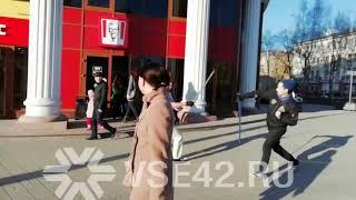 Кемеровчане устроили поединок на саблях в центре города/VSE42.Ru