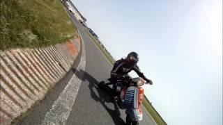 Vespa vs Supermoto am Pannoniaring