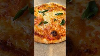 My Secret to Italian WOOD OVEN RESTAURANT-STYLE pizza without ANY equipment  #pizza #shorts