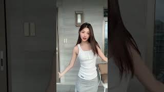 Cewek Uting Mungil Terbelah Live Bigo TankTop No Bra