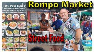 Come and try, the wonderful street food in Rompo Market Jomtien, Pattaya