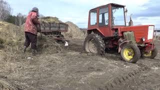 Деревенская бытовуха. Почти утопил трактор в огороде.