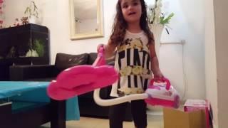 Веселая игрушка Пылесос для Линой Помогаем маме с радостью Fun toys Vacuums for Linoy Helping mom