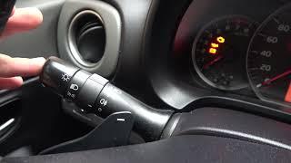 How to Use Turn Signals in Toyota Yaris III (2011 - 2020) - Notify Others About Turn Intention