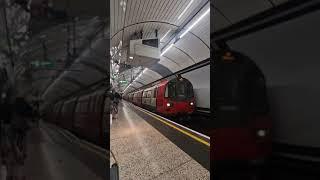 Jubilee line train entering Bond Street