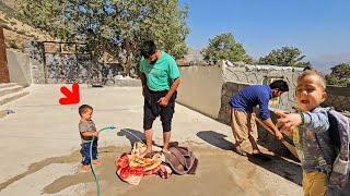 Documentary on nomadic life: The presence of a doctor to treat the dogs Seif Ella and Arad