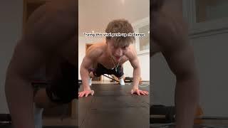 Actually not that easy#pushup #challenge enge