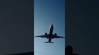 Ryanair Boeing 737 LOW Arrival