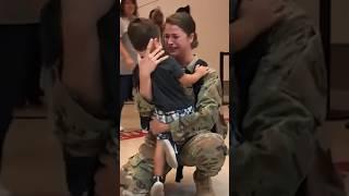 Military mom bursts into tears when reuniting with her son ️