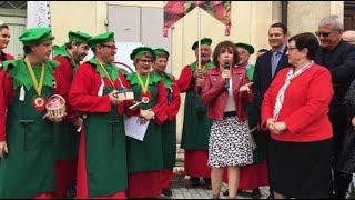 Fête de la fraise à Carpentras : Danièle Evenou a eu les honneurs de la Confrérie de la fraise