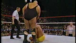 WWF Hulk Hogan vs. King Kong Bundy (w/Andre the Giant) 2/2