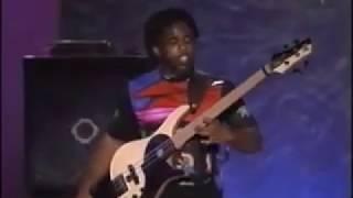 Victor Wooten - Broken String Solo