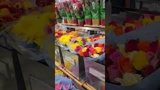 Лондон. Орхидеи. Мультифлоры. Срезанные цветы.  Продуктовый.London. Orchids. Cut flowers. Grocery.