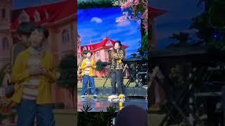 Janee plays guitar at PENSI SDI TUGASKU 2025. Poud of u J. she was at 5th grade.