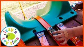 Cars ! Hot Wheels NEW CHALLENGE ACCEPTED BOX! Outside Playground Pretend Play!