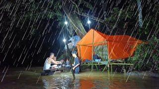 hit by heavy rain day and night, sleeping in a big tree cabin on the edge of the fishing river