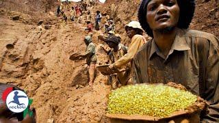 Congolese Villagers Scramble as they Discover a Whole Mountain Full of Gold