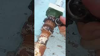 Heavy duty chain wrench for pipe fitting & plumbing repair