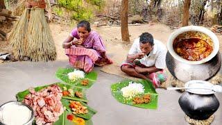 village tribe people's daily routine!they cooking CHICKEN CURRY recipe for eating with hot rice