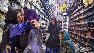 Fariba Meets Akram While Shopping in the City