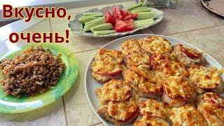 Изумительное куриное филе в духовке и вкуснейшая гречка с овощами. Супер просто и вкусно.