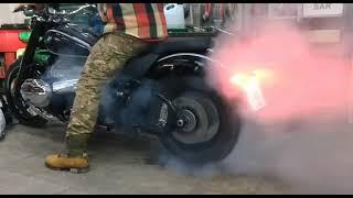 Burnout BMW R18