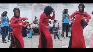 Düğünde Apaçi Dansı Yapan Tesettürlü [ Düğünde Kopan Türbanlı ]