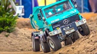 R/C trucks and machines in big Action! MERCEDES ACTROS STUCK!