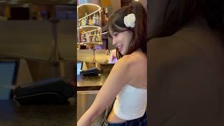 多慧真的很愛小朋友，直接讓小朋友抱著她 @lee_dahye #李多慧 #이다혜 #啦啦隊 #cheerleader #棒球 #baseball #台湾野球チア #台湾野球 #치어리더