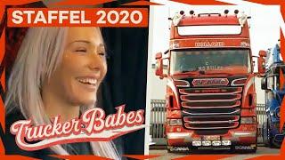 PS-Prinzessin Sabrina überführt getunten Turbo-Showtruck! | Trucker Babes | Kabel Eins