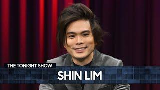 Shin Lim Performs a Mind-Blowing Optical Card Trick for Jimmy and The Roots (Extended)