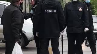 В Брянске полиция вот-так провоцирует пенсионерку  Подписывайтесь @ochevideo