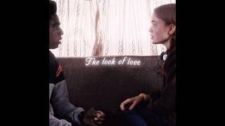 The “look of love” in Stranger Things | #strangerthings