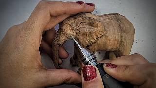 Dremel Wood Carving: Значимая Скульптура Слона, Привязанного к Дереву