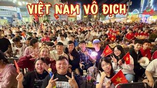 Hoà Vào Biển Người Đi Bão Nhiều Cung Bậc Cảm Xúc Ăn Mừng Việt Nam Vô Địch