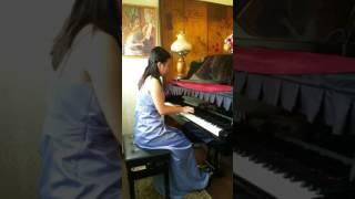 Zhang Yizhen play "Grieg - Anitra's Dance" by Wendy Zhao