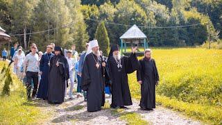 Воскресное богослужение в Тишевском монастыре на Закарпатье