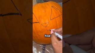 How to Make a Terrifying Pumpkin (@ashley.mariaa via TT)