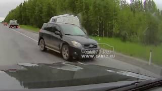 Toyota RAV4 выехала на встречку. Газель не смогла увернуться.