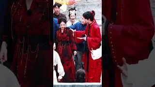 这是在干嘛？#刘宇宁[话题]# #迪丽热巴[话题]# #开始推理吧[话题]#