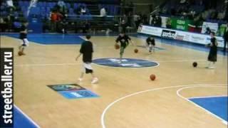 MADsportsTV - MadHands crew basketball freestyle Halftime Show at Russian Cup Finals! '09