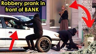 Bank Robber Prank with Police siren @Waqasranaofficial