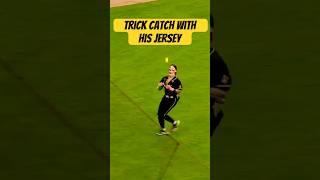 Noah Fisher is a tricky outfielder #baseball #tricks #savannahbananas #dudeperfect #sports #shorts