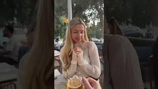 Za każdym razem kiedy daje jej spróbować płynnego złota…  #shorts #couple
