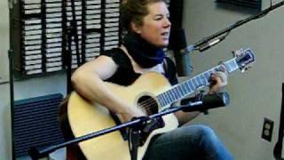 Dar Williams - Buzzer, at WNRN