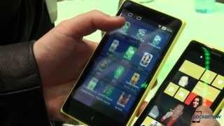 Nokia XL vs Nokia Lumia 1020 - MWC 2014 | Pocketnow