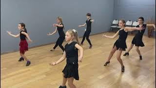 Girls Kids Group dancing to the music(NOT SLO-MO)